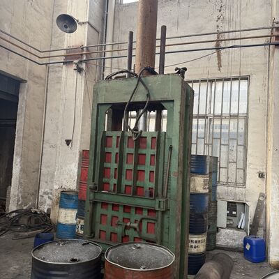 High-Density 100Ton Vertical Cardboard Baler 350–500kg Bale Weight With Low Energy Consumption