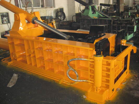 Steel Recycling 1350 KN Hydraulic Metal Baler 1800-2500kg/H For Small To Medium Scrap Yards
