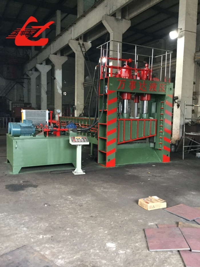 Industrial Gantry Shear Machine PLC Control System With 8000mm Charging Box For Scrap Yards