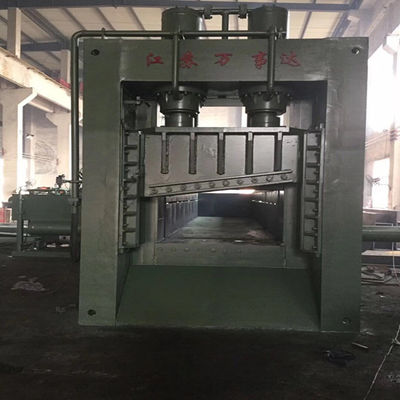 Βιομηχανικό 8000kN υδραυλικό σύστημα ψύξης αέρα με δέρμα 2000 mm για την κοπή βαρέων απορριμμάτων